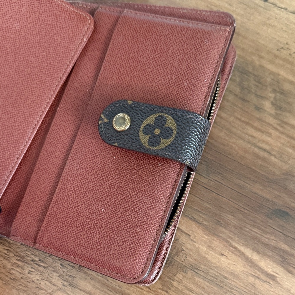 vintage Louis Vuitton Monogram Compact Zippé Wallet - Picture 11 of 16
